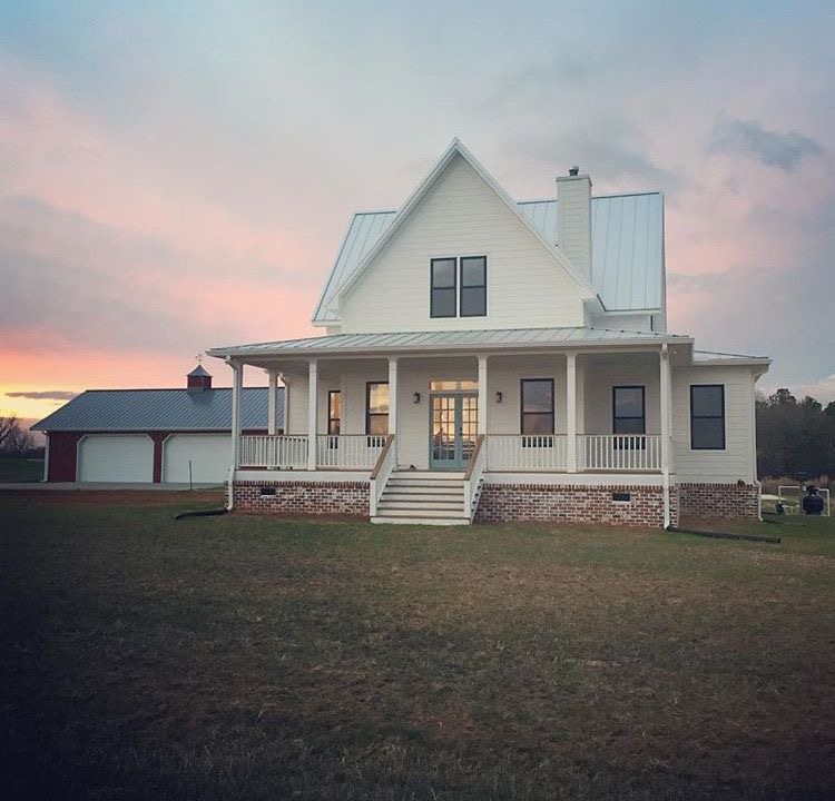 11 White Farmhouses That You Will Fall in Love With – FHA First Time Home  Buyers